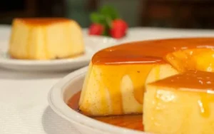 Receita de pudim de leite condensado sem lactose com coconut milk e calda de caramelo